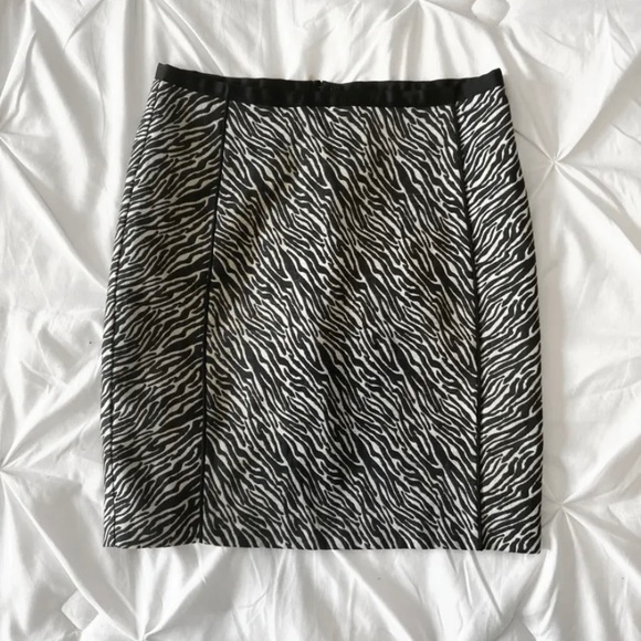 H&M | Black and white zebra skirt - Picture 2 of 8